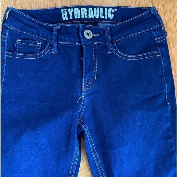 Hydraulic “Lola”Curvy Capri - Picture 2 of 7